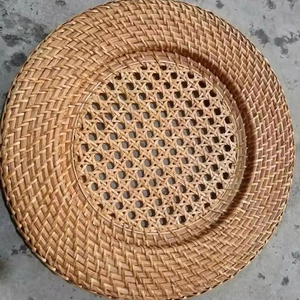 จานรองอาหารหวายสไตล์เรสติกจากโรงงานเวียดนาม ขนาด 33 ซม. ผลิตด้วยมือจากหวาย  ผู้ผลิตจานรองอาหารหวายขายส่งสำหรับส่งออก - Product Image 1