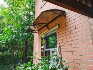 Auvent en polycarbonate alvéolaire avec supports en aluminium, protection solaire et pluie <span class=keywords><strong>pour</strong></span> <span class=keywords><strong>entrée</strong></span> extérieure - Product Image 5
