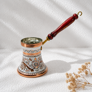 Cafetière turque artisanale en cuivre Cezve Ibrik avec poignée en bois, pour café arabe et grec, finition émaillée, chauffe-thé et expresso - Product Image 3
