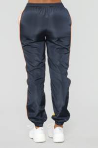 Nouvel arrivage : Ensemble de survêtement 2 pièces en nylon pour femme, coupe-vent personnalisé avec logo, veste courte zippée et pantalon color block pour femme - Product Image 6