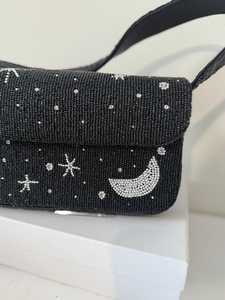 Sac à perles noir : Sac de vacances fait main avec motif lune et étoile - Product Image 3