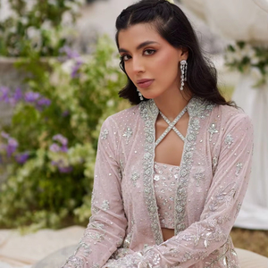 Vestidos de Recepción Pakistaníes para Boda, Corte A, Largos hasta el Suelo, 100% Seda Chifón, Estilo Moderno, con Perlas, Cristales, Borlas, Antiarrugas y Adornados con Cuentas - Product Image 1