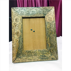Cadre photo en bois brûlé personnalisé avec incrustation en laiton, fabrication artisanale haut de gamme, fabricant en gros de cadres photo en bois massif - Product Image 3