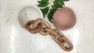 Chaîne décorative en résine époxy Signature, accessoire de chaîne artisanal haut de gamme avec un design artistique unique en résine, finition ultra brillante - Product Image 6