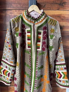 Veste longue en velours gris foncé de qualité supérieure, brodée de fleurs, style bohème, manches longues, col montant, vêtements d'extérieur pour femmes, hiver - Product Image 2