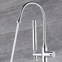 Robinet de baignoire sur pied avec douchette à main, robinet de bain moderne sur pied, personnalisable OEM pour la vente en gros et les projets