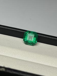 พลอยมรกตสีเขียวธรรมชาติทรงแปดเหลี่ยมสำหรับทำเครื่องประดับ - Product Image 4