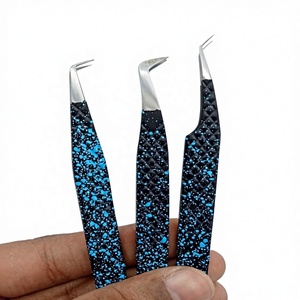 Ensemble de pinces à cils professionnelles personnalisées pour extensions de cils, en acier inoxydable, pointe lisse, prise ferme, volume accru, logo personnalisé - Product Image 1