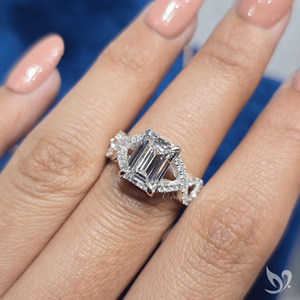 แหวนหมั้นเพชรแล็บทรงเอเมอรัลด์ 3 กะรัต ดีไซน์เกลียวประดับเพชรแบบพาเว่ รับรองโดย IGI ตัวเรือนทองคำขาว 10K - Product Image 3