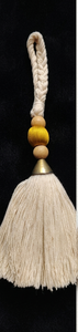 Porte-clés de luxe à pompon pour clés de voiture, style bohème, pendentif décoratif, pompon en tissu beige avec anneau métallique - Product Image 4