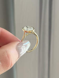 Anillo de Diamantes de Corte Ovalado de Lujo en Oro Amarillo, Elegante Anillo de Compromiso con Diamantes Ovalados para Mujer, Joyería Clásica, Regalo para Aniversario - Product Image 2