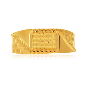 Bague pour homme en or de qualité supérieure avec un panneau central rectangulaire surélevé, une gravure géométrique détaillée et un motif latéral décoratif - Product Image 3