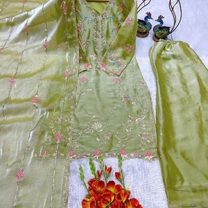 Conjunto de Top, Pantalón y Dupatta de Seda con Bordado, Completamente Cosido, Diseño Étnico para Mujer - Product Image 2
