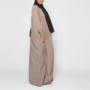 Abaya Premium para Mujer con Detalles Bordados y Diseño Cómodo y Relajado, Abaya de Lujo para Mujer - Product Image 4