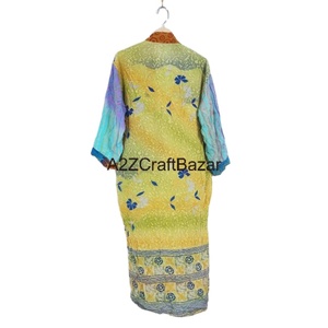 Robes en soie patchwork ultra douces et élégantes, style feuille, confortables pour femmes, sari indien recyclé, kimono long, col en V - Product Image 3
