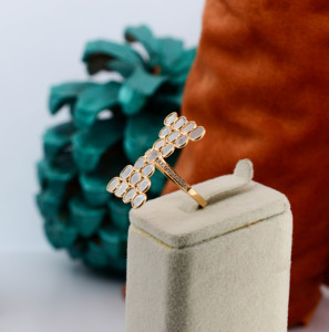Anillo de Lujo con Diamante Polki Natural y Halo de Corte Brillante en Oro Amarillo Sólido de 18K – Anillo Eternity con Diamantes Sin Tallar - Product Image 5