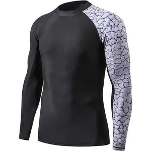 Prix de gros T-shirts de fitness et de gym à manches courtes, compressifs et respirants, personnalisés avec impression sérigraphique, en Spandex/Polyester, pour BJJ MMA Rash Guard - Product Image 2