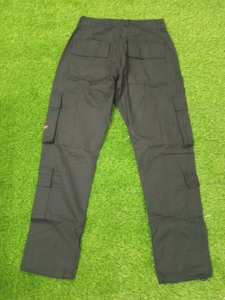 Jeans évasés respirants style gothique à contraste de couleurs et bords coupés, personnalisables en usine OEM, effet éclaboussures de peinture, pour hommes et femmes - Product Image 2