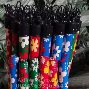 Bâton de balai enduit de PVC en bois d'eucalyptus ASIAWOOD de haute qualité et outils de nettoyage à domicile de couleur personnalisée fabriqués au Vietnam - Product Image 5