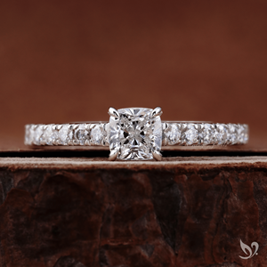 Anillo de Compromiso con Diamante Cultivado en Laboratorio, Corte Cojín, 0.50ct, Banda Pavé Catedral, Oro Blanco de 10K, Diseño Minimalista de Lujo - Product Image 1