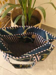 Bolso Tote de Algodón Acolchado Hecho a Mano en India |   Bolsa de tela reutilizable ecológica. Bolsa Love Birds (con cremallera), 100% algodón. - Product Image 2