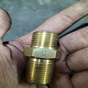 อะแดปเตอร์ทองเหลืองแบบ JIC Flare ขนาด 1/8" 1/4" 3/8" แบบกำหนดเองได้ เกลียวตัวผู้คู่ ขัดเงา หัวต่อหกเหลี่ยม ข้อต่อท่อ ข้อต่อแบบ Nipple สำหรับงานตัดลวดด้วยเครื่อง EDM - Product Image 2