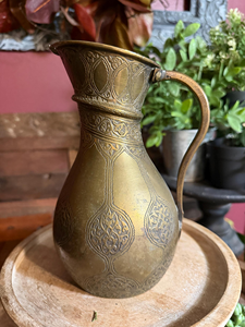 Mughal-Stil Messing-Wasserkrug Handgefertigter Antiker Messingkrug Vintage Indischer Messingkrug Dekorativer Verzierter Wasserkrug Tradition - Product Image 1