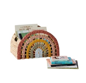 Panier décoratif en jacinthe d'eau arc-en-ciel tressé pour chambre d'enfant bohème - Product Image 2