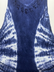Hermosa Túnica Boho sin Mangas con Estampado Tie Dye Azul Índigo y Cuello Redondo para Mujer |   Vestido Casual Holgado con Corte Evase para Verano - Product Image 4
