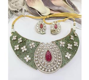 ชุดสร้อยคอพร้อมต่างหูทองชุบคุณภาพดีไซเนอร์ ประดับเพชรโมอิสซาไนต์ ดีไซน์สวยงาม เหมาะสำหรับงานแต่งงานและงานปาร์ตี้ คอลเลคชั่นสำหรับผู้หญิง - Product Image 1