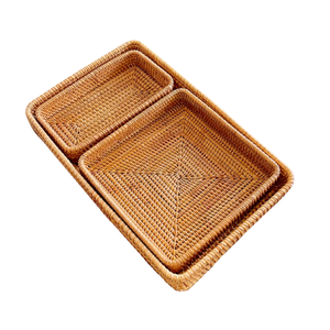 Ensemble de plateaux de service multifonctionnels en rotin tressé de style moderne, rectangulaires, faits à la main, avec 3 compartiments pour le rangement des aliments à la maison - Product Image 1