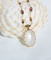 Collar de Macramé Hecho a Mano con Piedra Lunar, Colgante Ovalado de Gema Natural, Cordón Ajustable con Cuentas, Joyería Artesanal Boho Minimalista