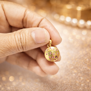 Colgante delicado hecho a mano de plata de ley 925 con circonita cúbica rubí, piedra de nacimiento de julio, para ella. - Product Image 2