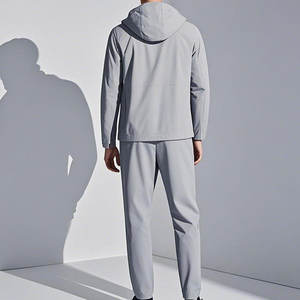 Servicio OEM al por Mayor, Conjunto de Chaqueta y Pantalones Cortavientos de Nailon Ecológico para Tallas Grandes, con Tiras Reflectantes, Ropa Deportiva - Product Image 3