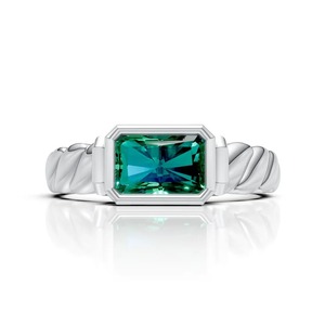 Anillo de Esmeralda en Oro Blanco de 14K, Pieza de Joyería Fina para Hombre, con Esmeralda Central Corte Esmeralda - Product Image 1