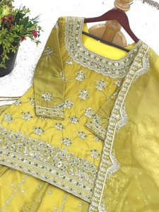 Nouvel ensemble exclusif indien pour femme, comprenant un Lehenga Choli en Georgette à broderies lourdes, séchage rapide, style traditionnel, pour mariage, avec Dupatta - Product Image 6