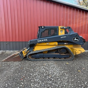Chargeuse compacte John Deere commerciale avec moteur puissant, hydraulique robuste et excellente polyvalence à vendre - Product Image 2