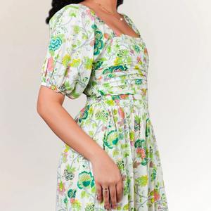 เดรสผ้าฝ้ายสีเขียวลายดอกไม้ ความยาวปานกลาง สไตล์ลำลองสำหรับฤดูร้อน ทรงเอไลน์สวยสง่า พิมพ์ลายดอกไม้ทั่วตัว มีจำหน่ายแล้ว - Product Image 5