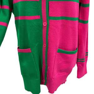 Cardigan personnalisé 1908 AKA rose et vert, col en V, cardigan de sororité, pull en acrylique tricoté, pulls pour femmes, broderie bicolore sur le devant - Product Image 2