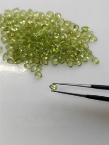 Peridoto Verde Natural, Corte Pera de 4x3MM, Gemas Sueltas de la Mejor Calidad para Joyería - Product Image 3