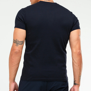 เสื้อยืดเฮนลีย์แขนสั้นทรงโอเวอร์ไซส์สำหรับผู้ชาย ผ้าฝ้าย 100% ผ้าเจอร์ซีย์ถักแบบลำลอง คอกลม ความยาวปกติ เป็นมิตรกับสิ่งแวดล้อม ด้านหน้า - Product Image 2