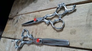 Ciseaux de coiffure professionnels de 7 pouces pour la coupe et le coiffage des cheveux, personnalisables, pour salon de barbier – Vente chaude - Product Image 5