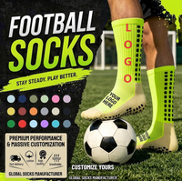 Chaussettes de football personnalisées à forte valeur ajoutée Chaussettes à prise en main d'usine Chaussettes antidérapantes