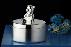 Boîte pour bébé plaquée argent - Product Image 1