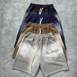 Conjunto de 2 piezas de verano para hombre OEM, estilo urbano, con logo personalizado, de algodón, lavado ácido, estampado vintage, efecto desgastado por el sol, camiseta y pantalones cortos. - Product Image 4