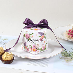 Nouvelles boîtes cadeaux pyramidales écologiques biodégradables de luxe, boîtes à bonbons personnalisées, boîtes rigides en carton pour mariage - Product Image 4