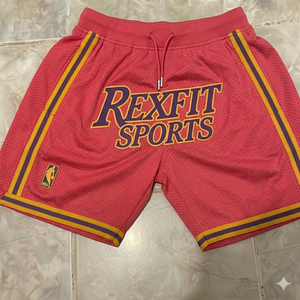 Shorts de basket-ball pour hommes Rexfit Sports, tissu en maille marron de qualité supérieure, respirant, pour la salle de sport, entraînement, design à rayures latérales, shorts pour hommes - Product Image 3
