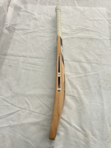 Batte de cricket en saule du Cachemire, qualité supérieure, légère, moderne, pour l'extérieur, naturelle, durable, avec poignée standard, pour l'entraînement - Product Image 3