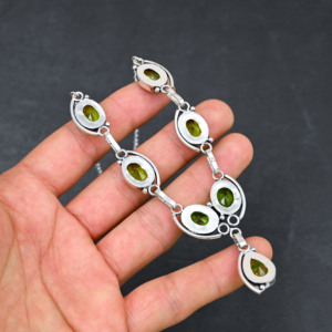 Collier de luxe pour femme en argent sterling, personnalisé et fait main, avec péridot vert et perle de culture d'eau douce en forme de poire, idéal pour mariage et cadeau - Product Image 2