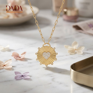 Collier pendentif cœur, médaillon soleil avec accent diamant, chaîne à maillons, bijoux pour femmes, bijoux fins personnalisés - Product Image 5